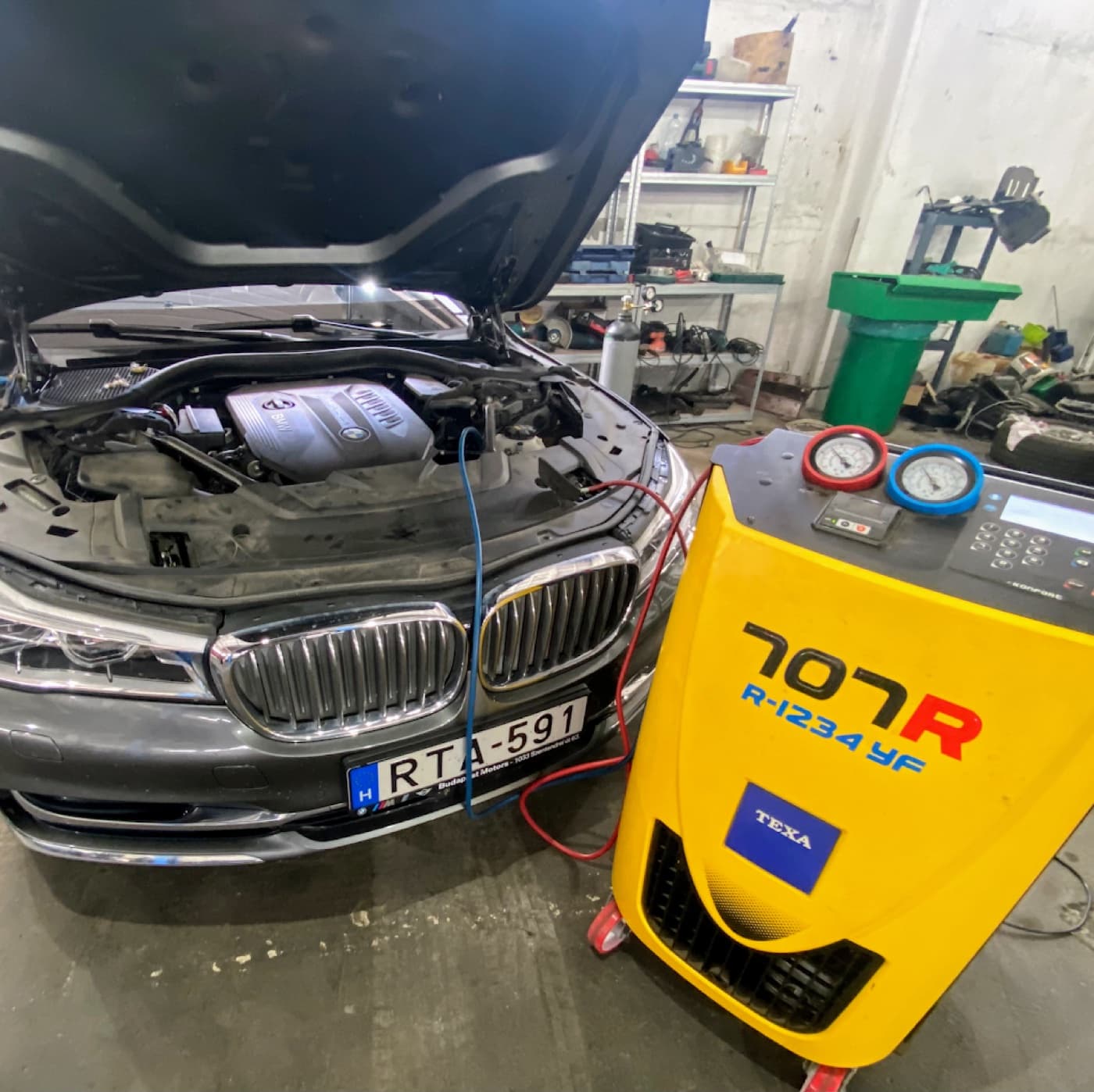 NADOVI Autószerviz műhelye Szentendrén – autóklíma töltés Texa Konfort 707R állomással